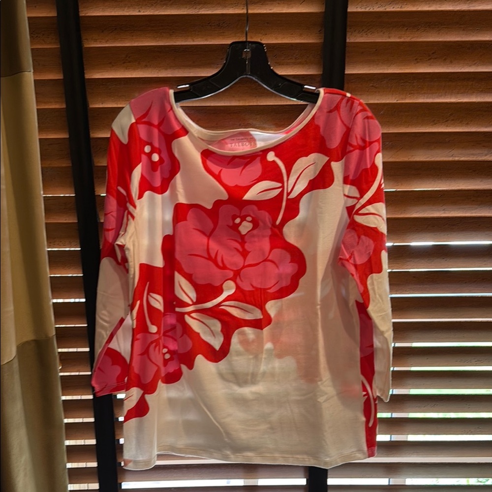 EUC Talbots Cream and Red 3/4 Sleeve shirt